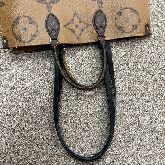 Louis Vuitton OntheGo GM Reverse Monogram Giant (Authentic) - Picture 16 of 16